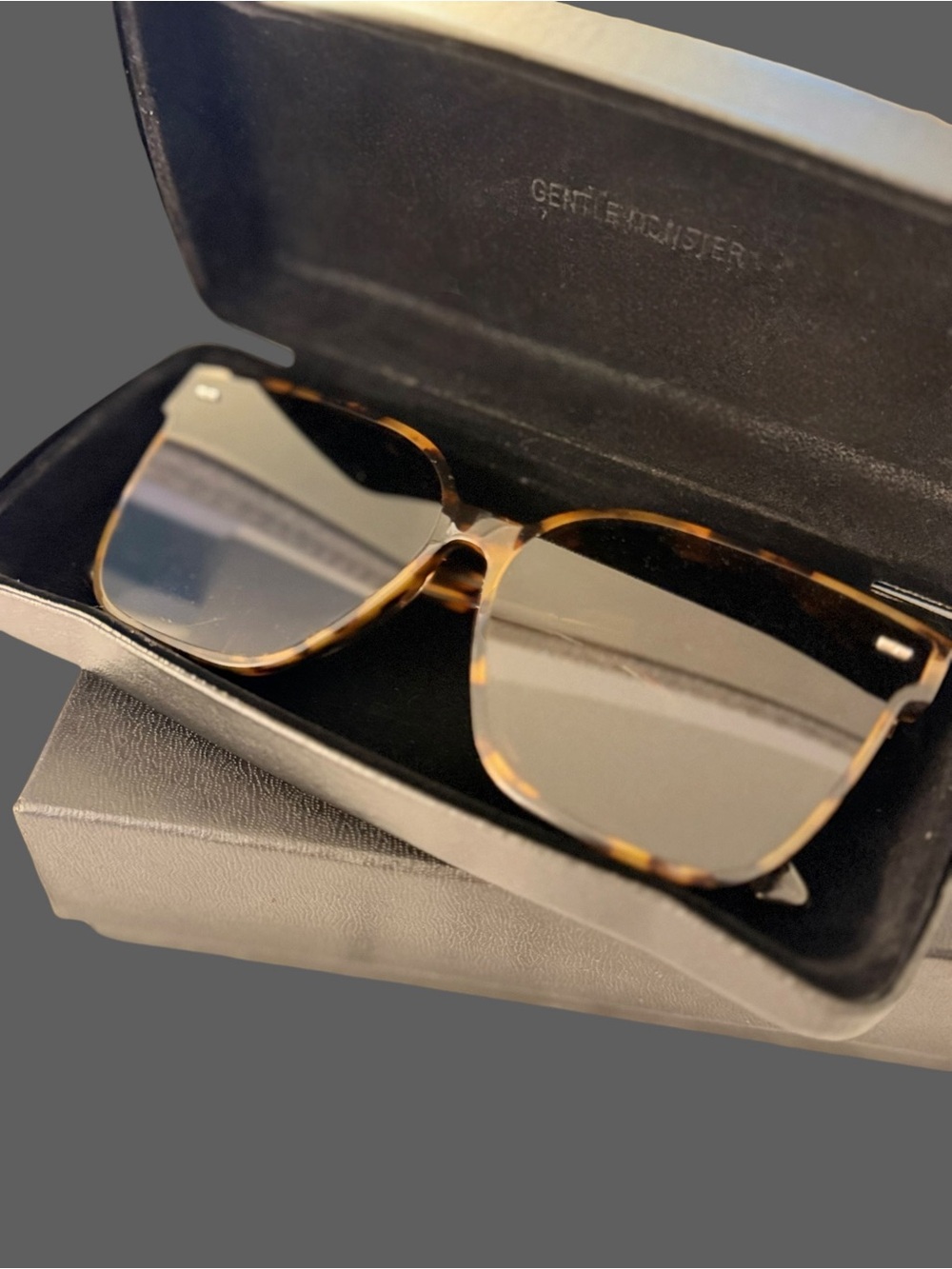 Gentle Monster Sal T1 Sunglasses Tortoise - Picture 7 of 8